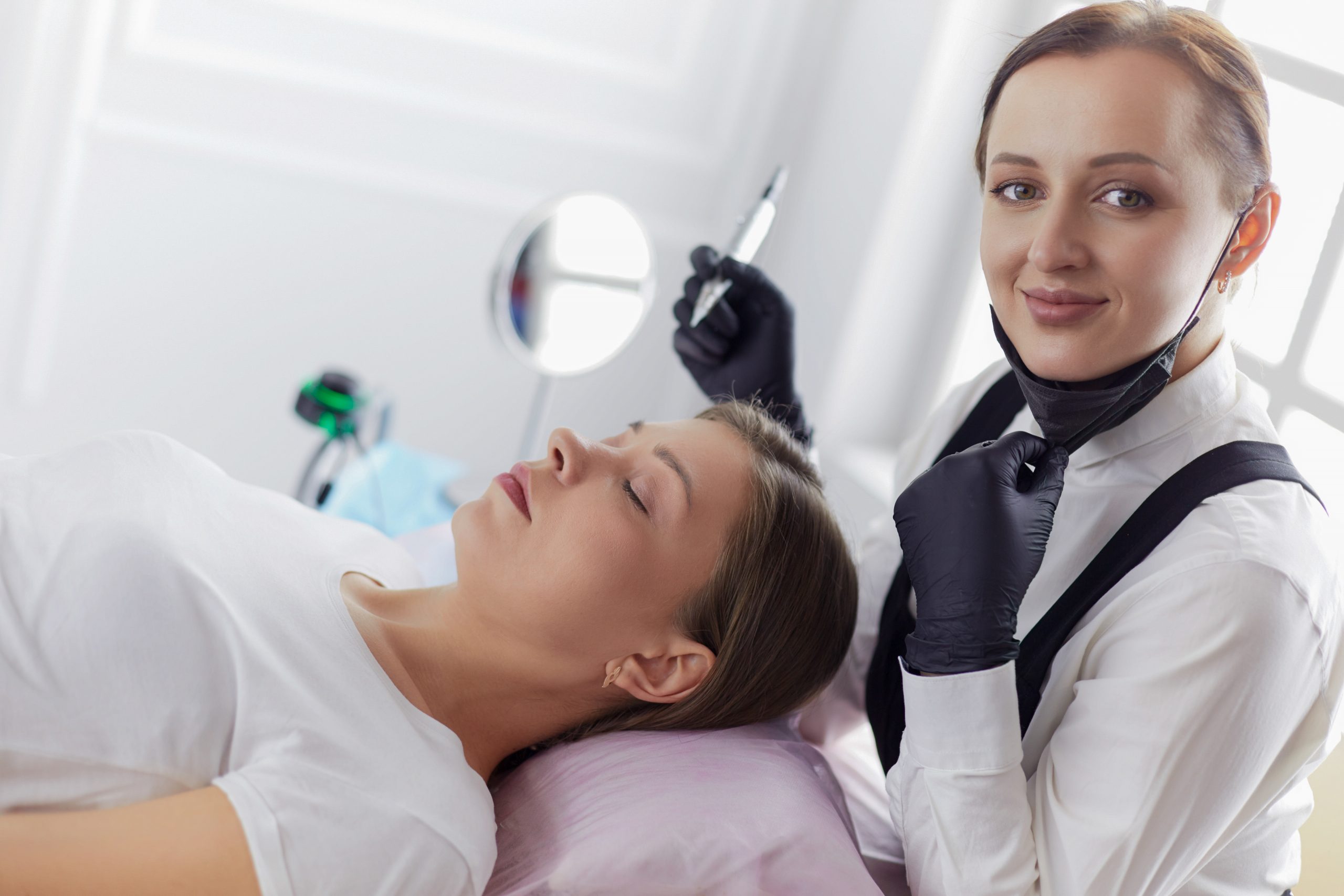 What It Takes to Become a Microblading Artist Without Prior PMU Experience